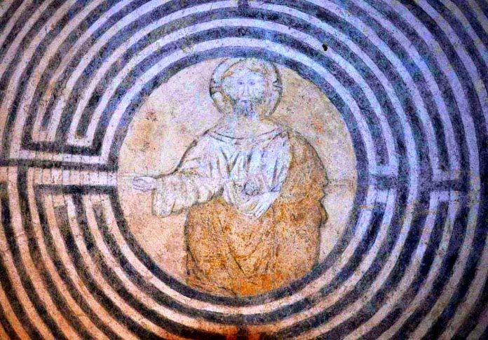 Risultati immagini per cristo nel labirinto alatri